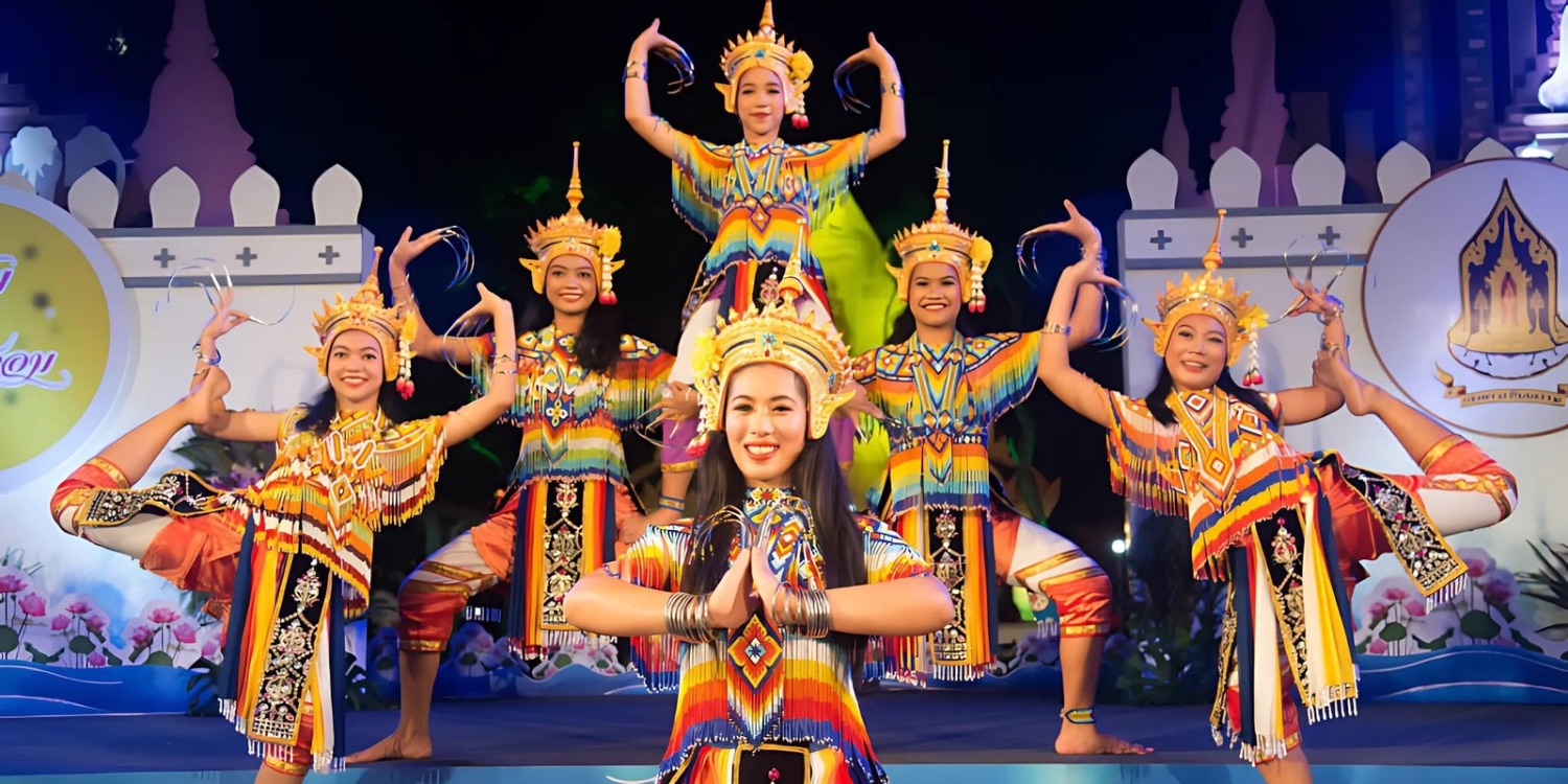 Traditional Thai Dance Performance