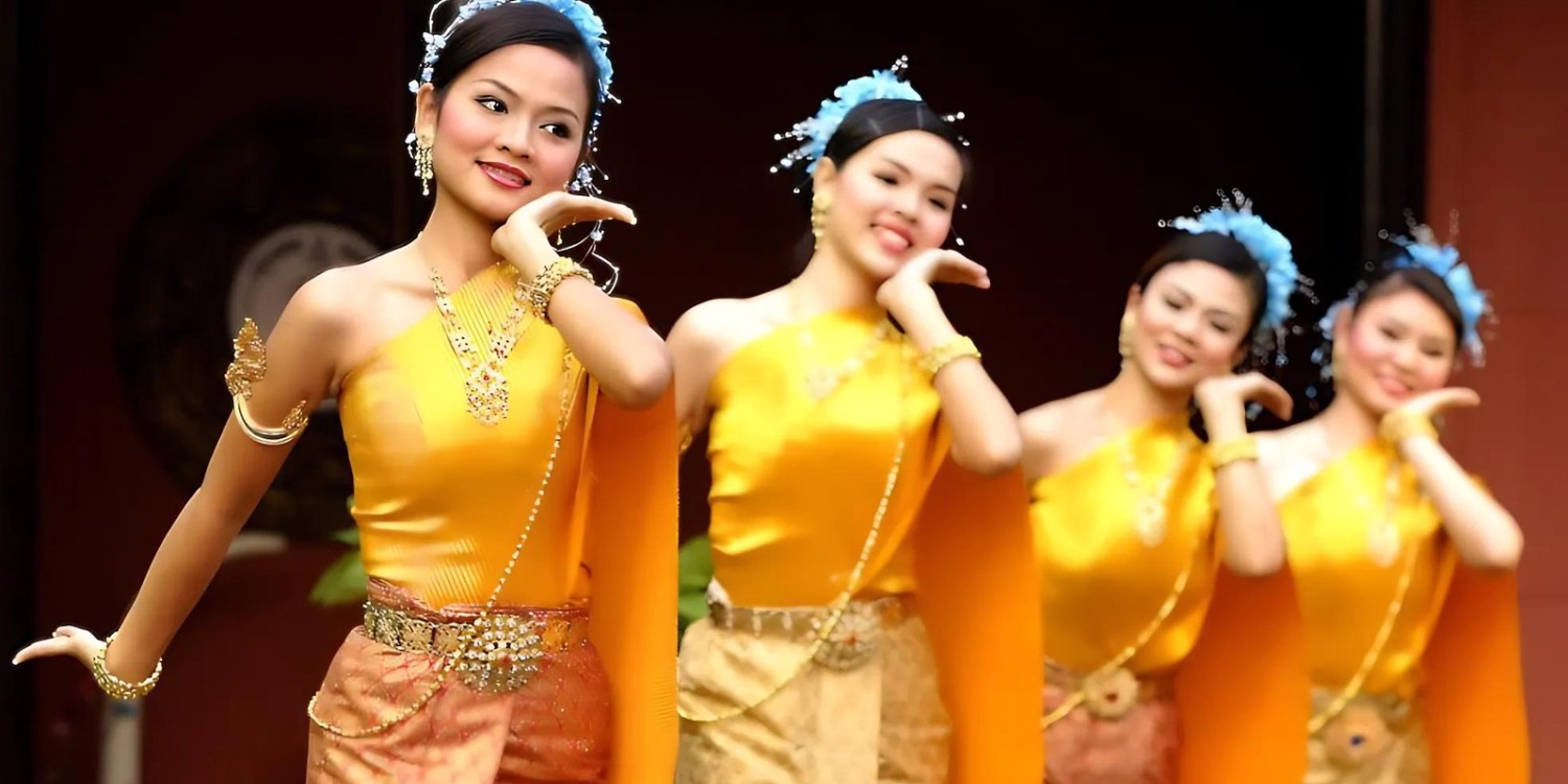 Traditional Thai Dance Performance