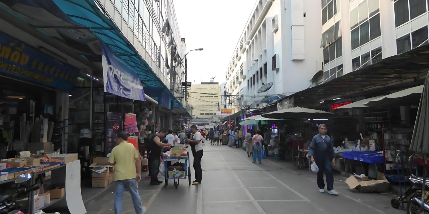 Khlong Thom Market