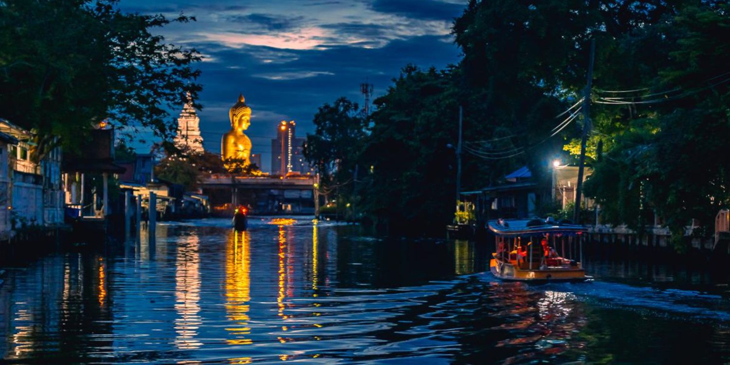 Wat Paknam Phasi Charoen